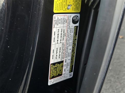 Used 2022 Porsche Panamera 4 w/ Premium Package image 41