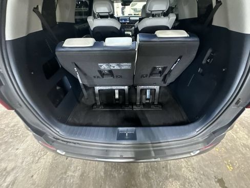 Used 2025 Kia Carnival SX Prestige FWD image 25