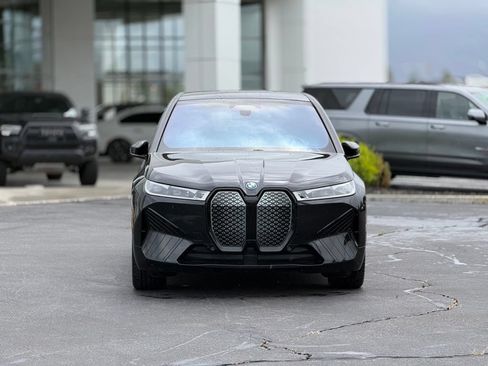 Used 2025 BMW iX xDrive50 w/ Premium Package AWD/4WD image 2