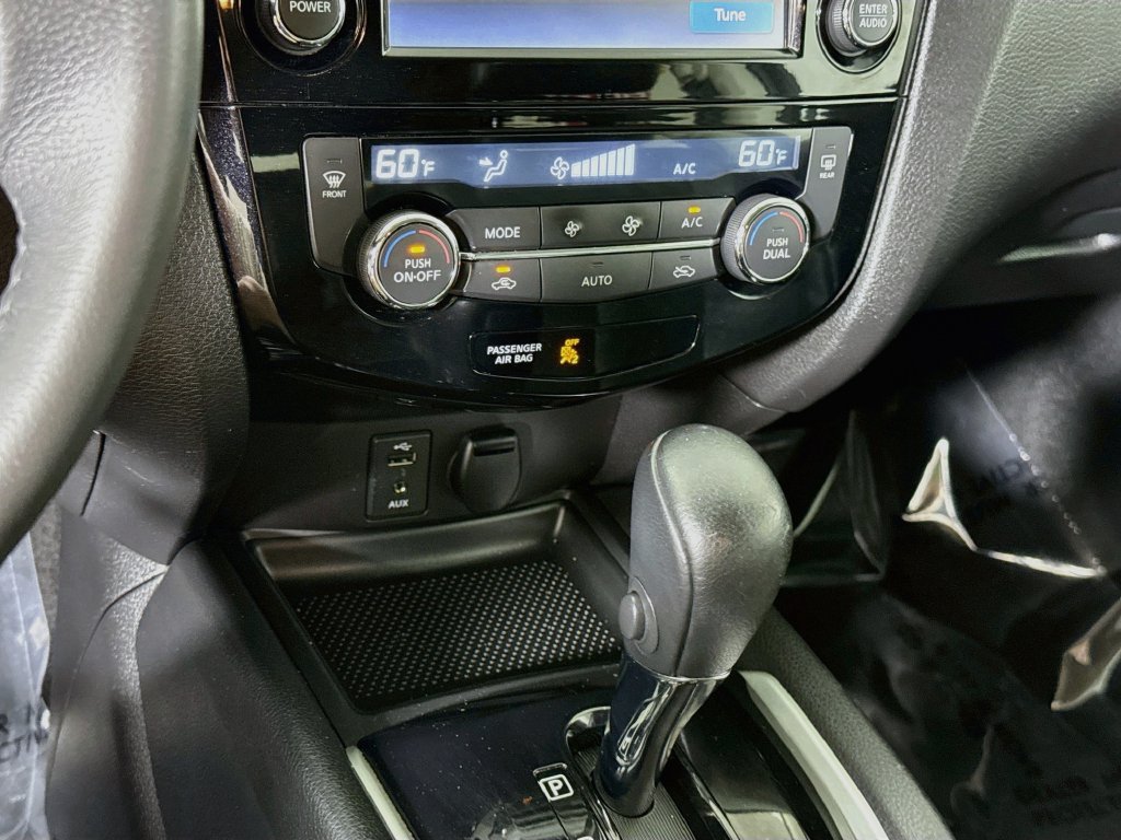Used 2014 Nissan Rogue SL AWD/4WD image 8
