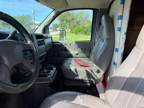 Used 2006 Chevrolet Express 3500 RWD image 39