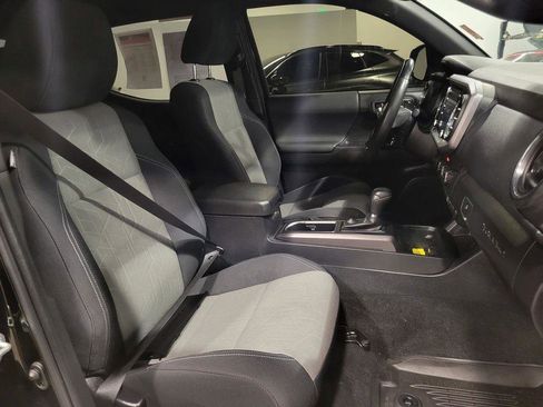 Used 2023 Toyota Tacoma TRD Off-Road image 28