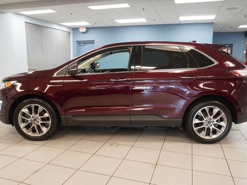 Used 2017 Ford Edge Titanium w/ Equipment Group 301A AWD/4WD image 2