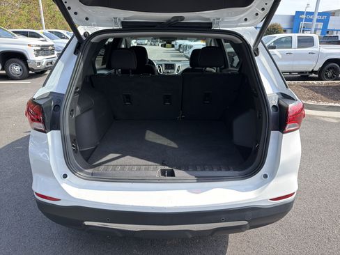 Used 2024 Chevrolet Equinox LT AWD/4WD image 34