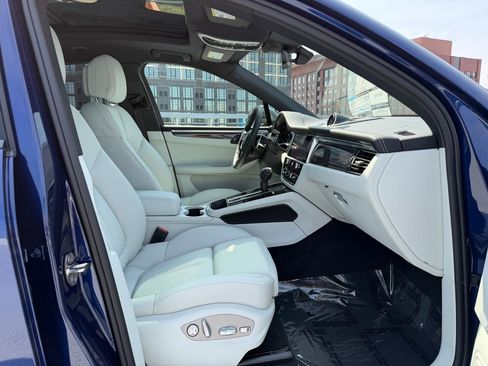 New 2026 Porsche Macan Turbo image 15