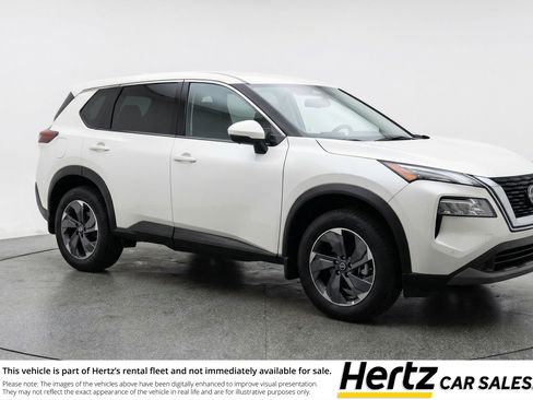 Used 2025 Nissan Rogue SV image 1