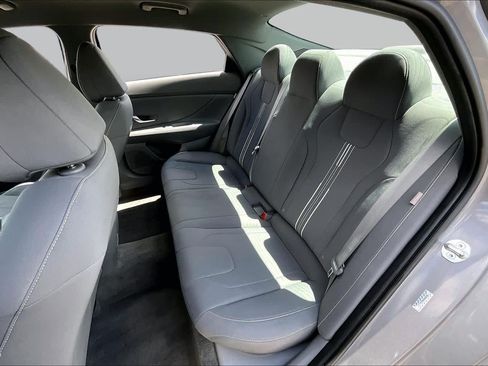 Used 2024 Hyundai Elantra SEL FWD image 19