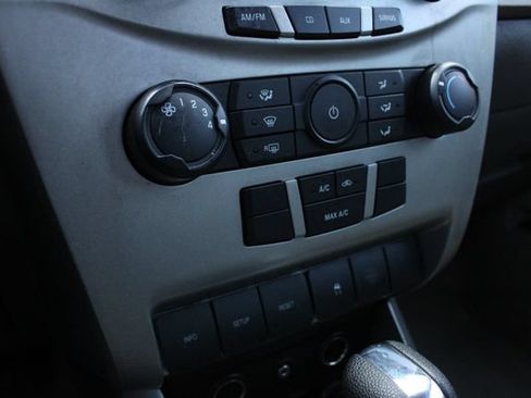 Used 2011 Ford Focus SE w/ Sedan SE Appearance Pkg FWD image 13