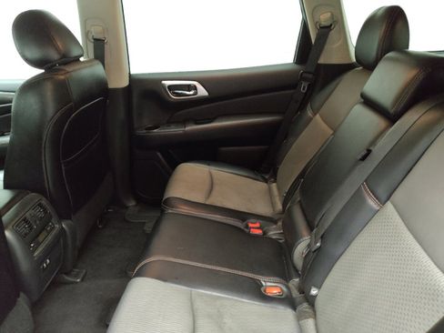 Used 2020 Nissan Pathfinder SV w/ Rock Creek Edition FWD image 18