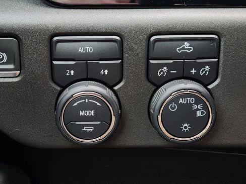 Certified 2025 Chevrolet Silverado 1500 LT image 58