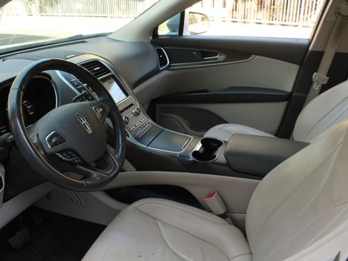 Used 2016 Lincoln MKX Reserve w/ Driver Assistance Package AWD/4WD image 13