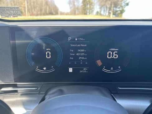 Used 2025 Hyundai Kona SEL image 12