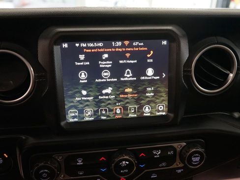 Used 2023 Jeep Wrangler Unlimited Sahara AWD/4WD image 37