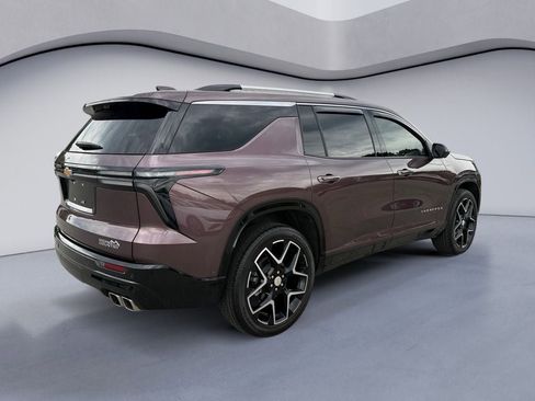 Used 2025 Chevrolet Traverse High Country w/ LPO, Floor Liner Package FWD image 5