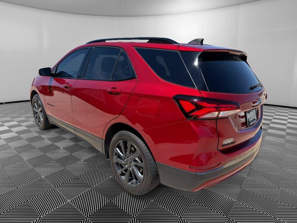 Used 2022 Chevrolet Equinox RS w/ RS Leather Package FWD image 5