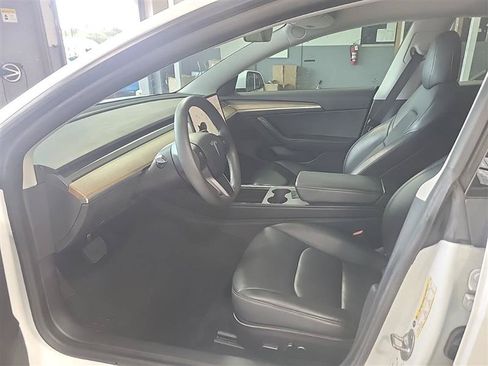 Used 2021 Tesla Model 3 Standard Range Plus RWD image 7