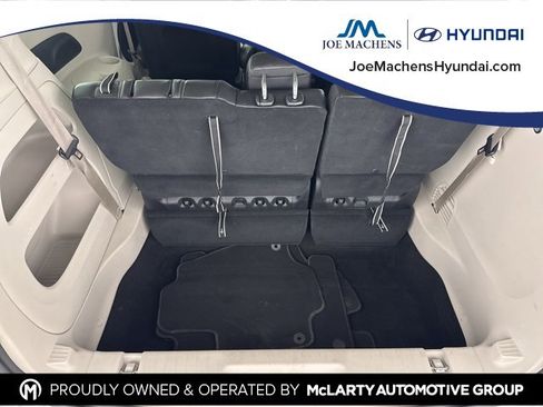 Used 2024 Chrysler Pacifica Touring-L image 29