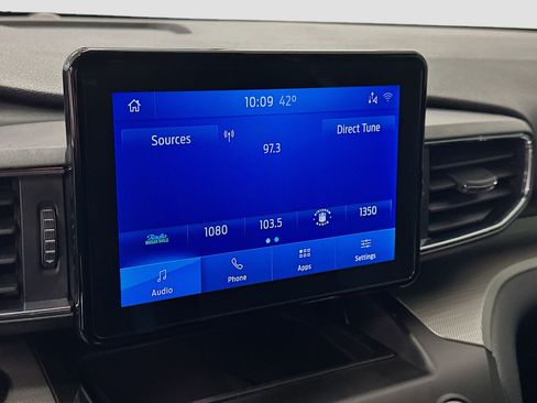 Used 2020 Ford Explorer XLT w/ Equipment Group 202A image 21