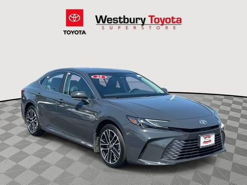 Certified 2025 Toyota Camry XLE image 1