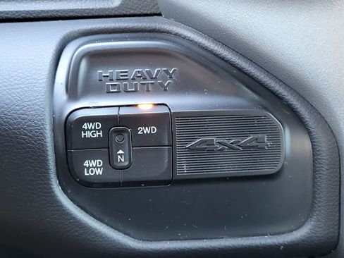 Used 2023 RAM 3500 Big Horn w/ Night Edition AWD/4WD image 18
