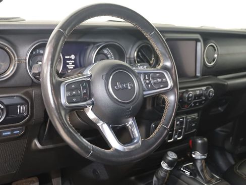 Used 2023 Jeep Wrangler Unlimited Sahara AWD/4WD image 6