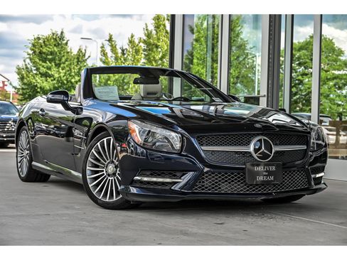 Used 2015 Mercedes-Benz SL 550 image 1