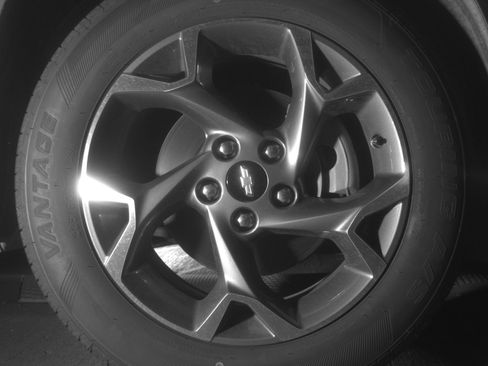 Used 2025 Chevrolet Trax LT FWD image 13