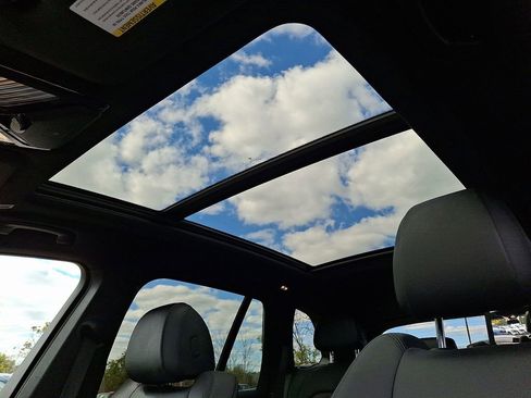 Used 2022 BMW X5 xDrive40i w/ Premium Package image 16