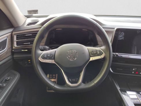 Used 2024 Volkswagen Atlas SEL Premium R-Line image 16