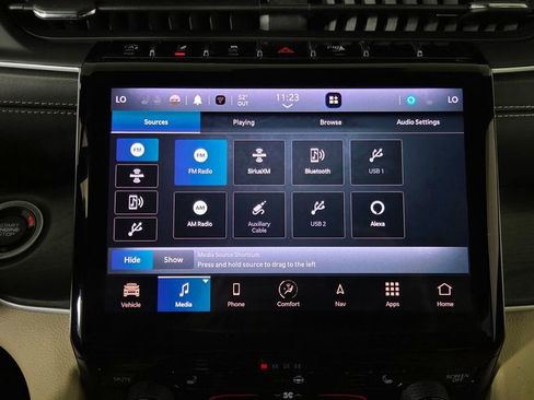 Used 2023 Jeep Grand Cherokee L Limited AWD/4WD image 29