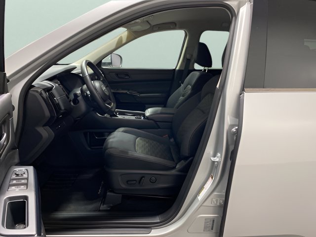Used 2024 Nissan Pathfinder SV w/ Cargo Package AWD/4WD image 11