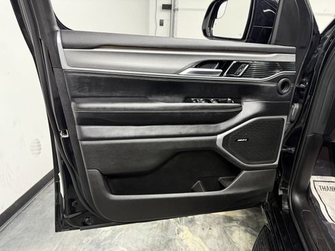 Used 2024 Jeep Wagoneer Series II image 11