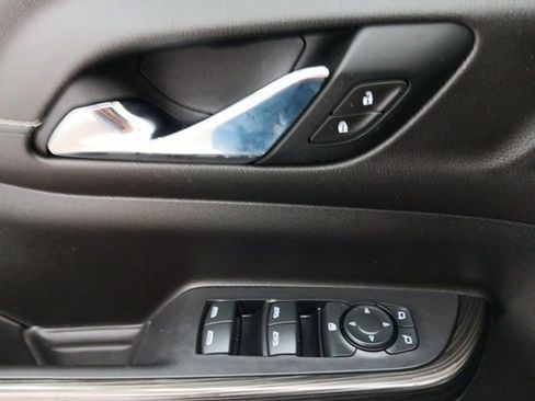 Used 2021 GMC Acadia SLT w/ Elevation Edition image 27