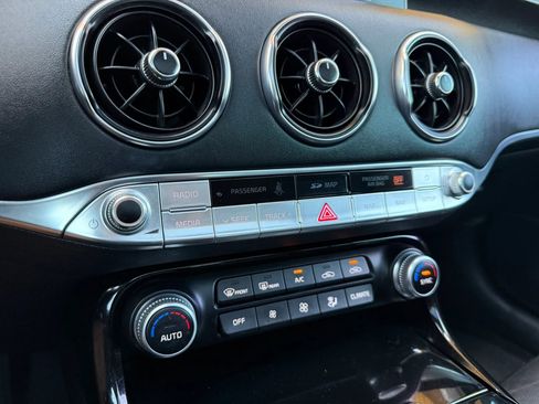 Used 2018 Kia Stinger Premium RWD image 34