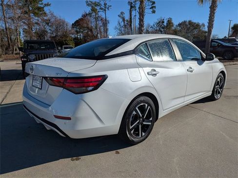 Used 2024 Nissan Sentra SV image 4