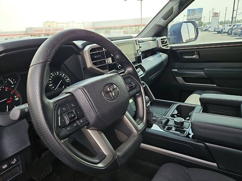 Used 2025 Toyota Tundra SR5 w/ SR5 Convenience Package AWD/4WD image 12