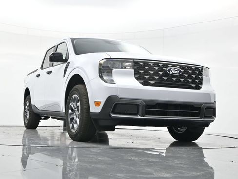 New 2026 Ford Maverick XLT w/ XLT Luxury Package FWD image 40