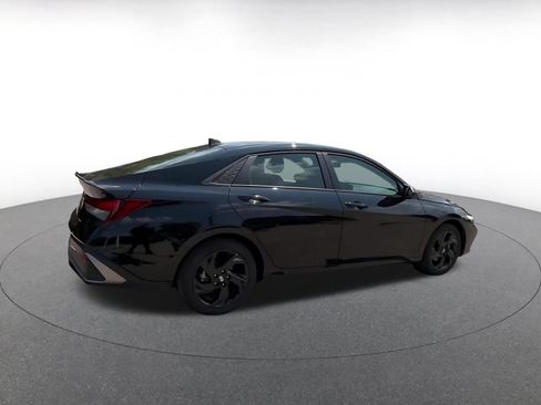 Used 2026 Hyundai Elantra Sport FWD image 14
