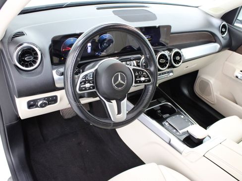 Used 2022 Mercedes-Benz GLB 250 image 14