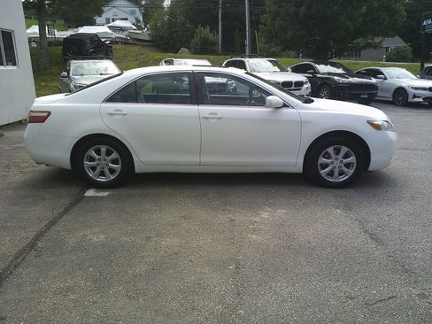Used 2007 Toyota Camry LE FWD image 4