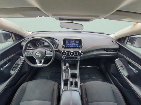 Certified 2025 Nissan Sentra SR FWD image 11