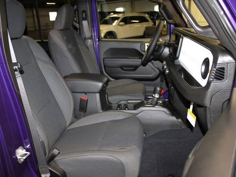 New 2026 Jeep Gladiator Sport image 25