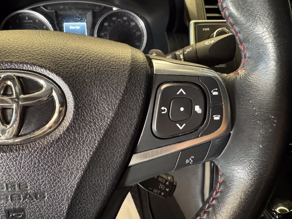 Used 2017 Toyota Camry SE FWD image 12