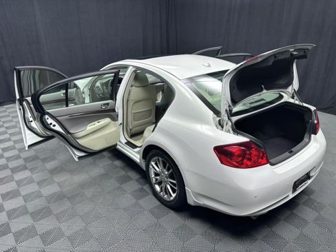 Used 2011 INFINITI G37 x Sedan w/ Premium Pkg image 19