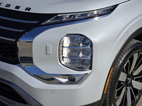 New 2026 Mitsubishi Outlander SE FWD image 6