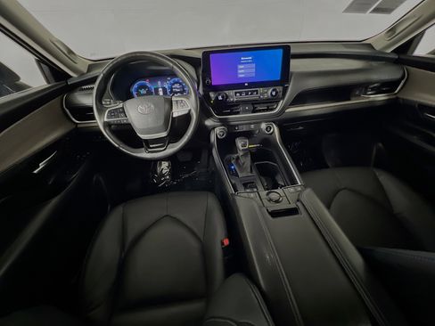 Used 2025 Toyota Grand Highlander AWD Hybrid image 30