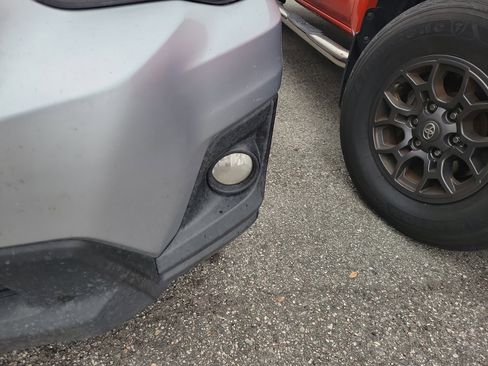 Used 2019 Subaru Crosstrek 2.0i Premium w/ Moonroof Package image 4