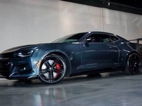 Used 2021 Chevrolet Camaro ZL1 image 87
