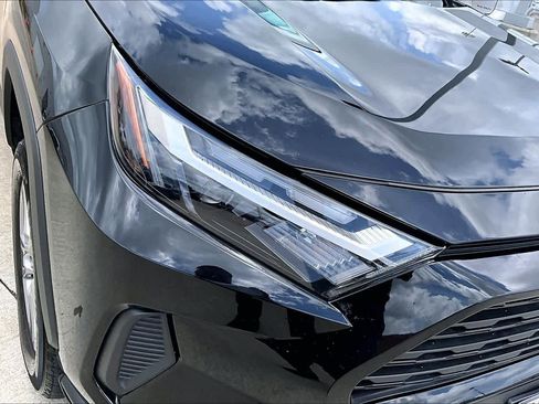 Used 2025 Toyota RAV4 XLE image 28