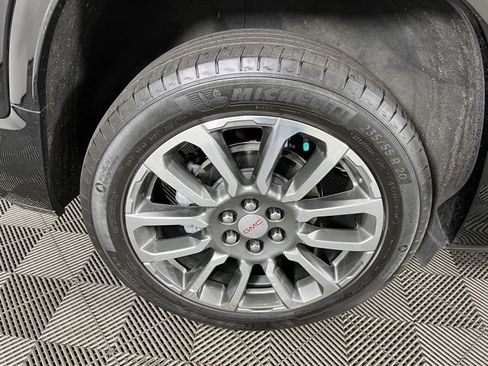 Used 2021 GMC Acadia Denali w/ Denali Ultimate Package image 12